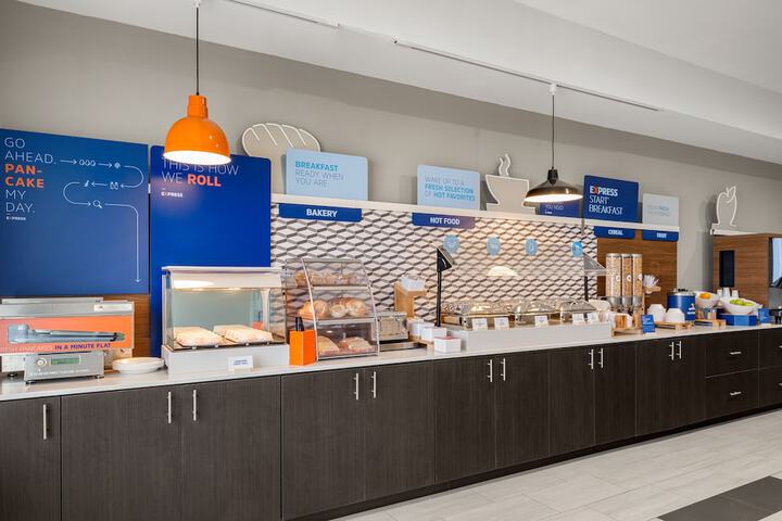 Breakfast/Coffee Service 29 of 35