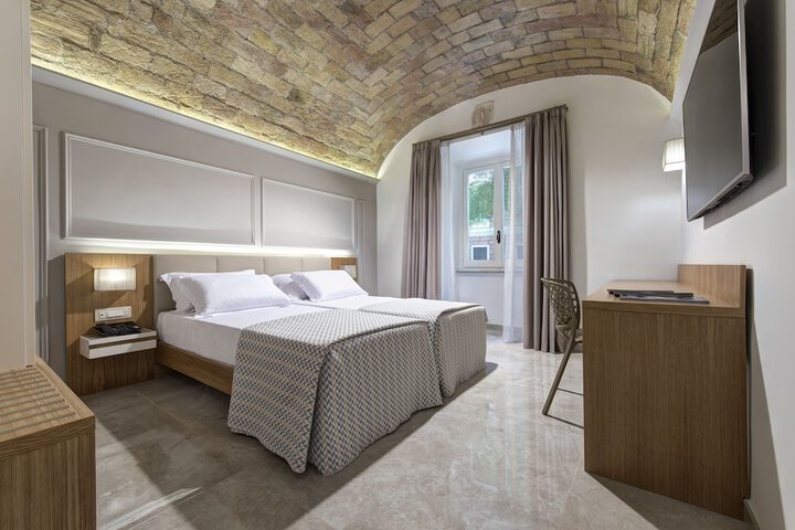 Room 3 of 17