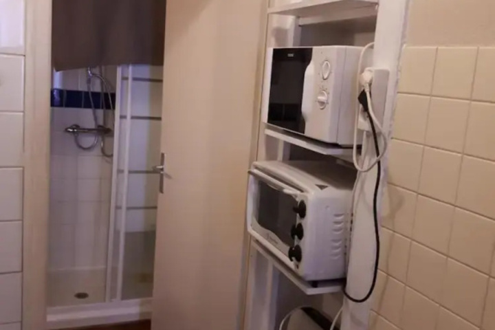 Room 7 of 11
