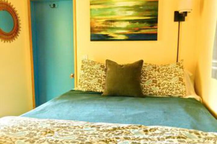 Room 10 of 105