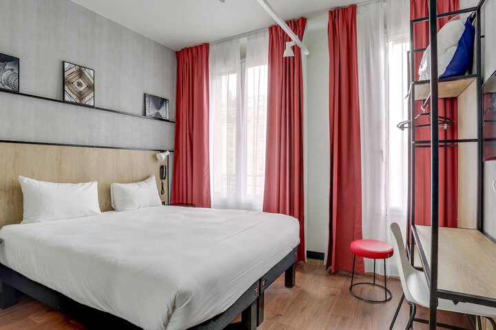 Room 3 of 27