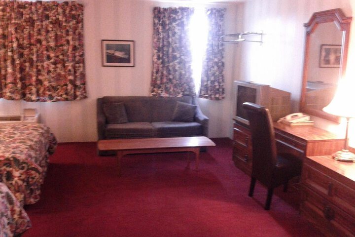 Room 17 of 19