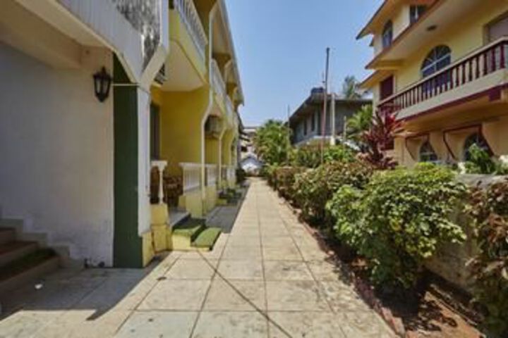 Hotel Exterior 14 of 24