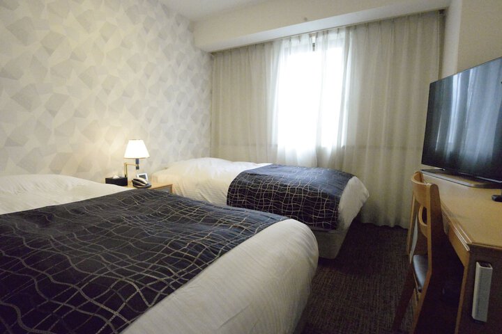Room 4 of 43