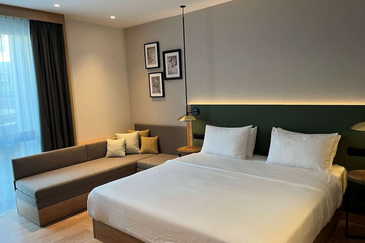 Room 26 of 70