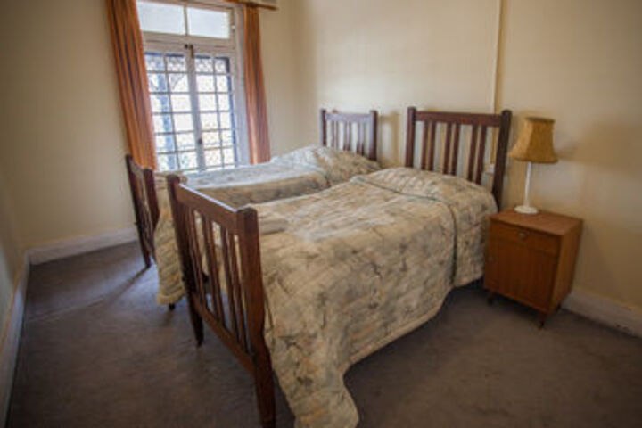 Room 16 of 32