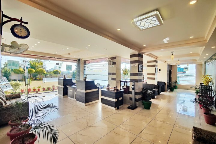 Hotel Dharamshala Ayush Health Paradise