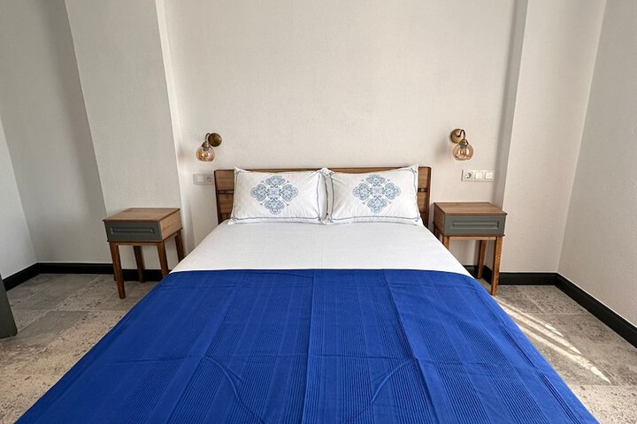 Room 10 of 37