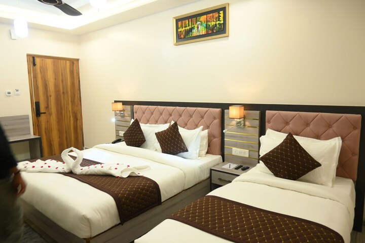 Room 25 of 53