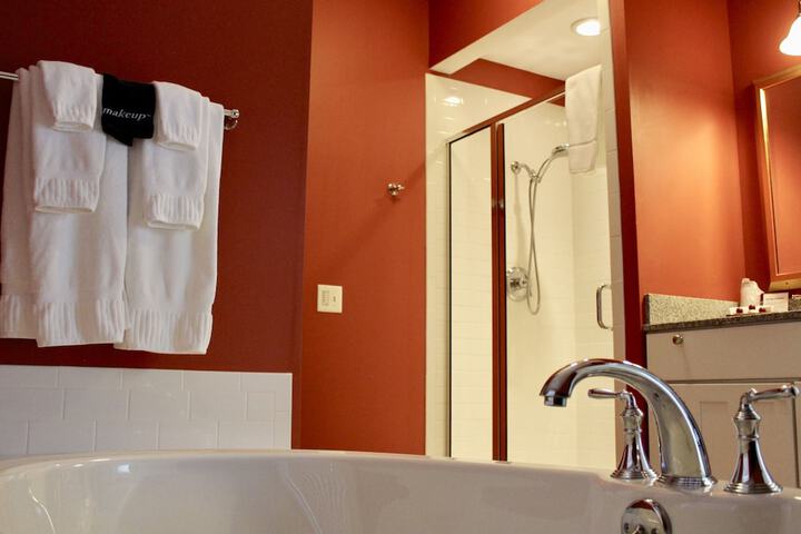 Room 42 of 48