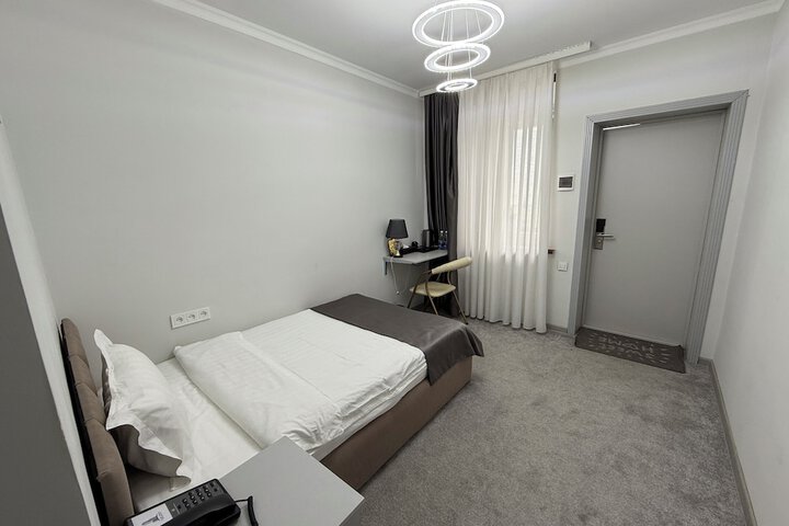 Room 20 of 33