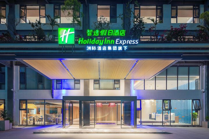 Hotel 37 of 38