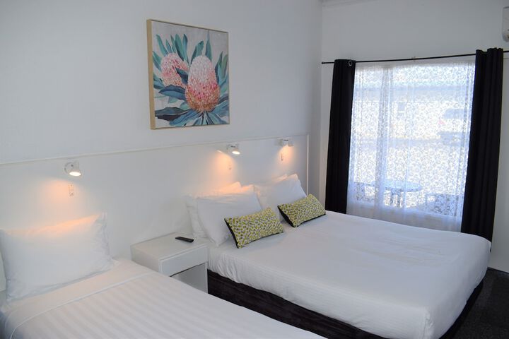 Room 13 of 118