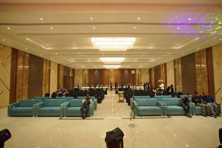 Ballroom/Hall 26 of 29