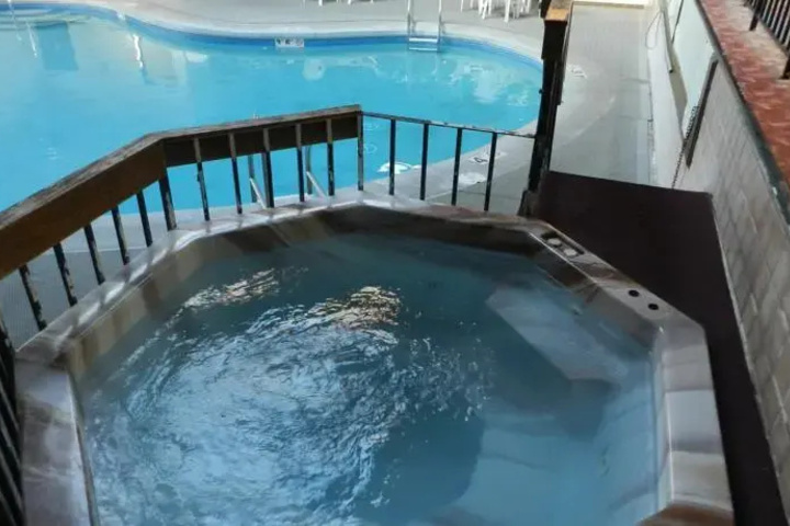 Pool 5 of 9