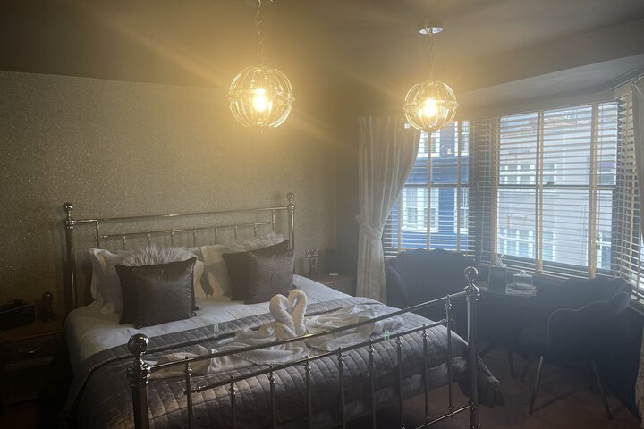 Room 16 of 79