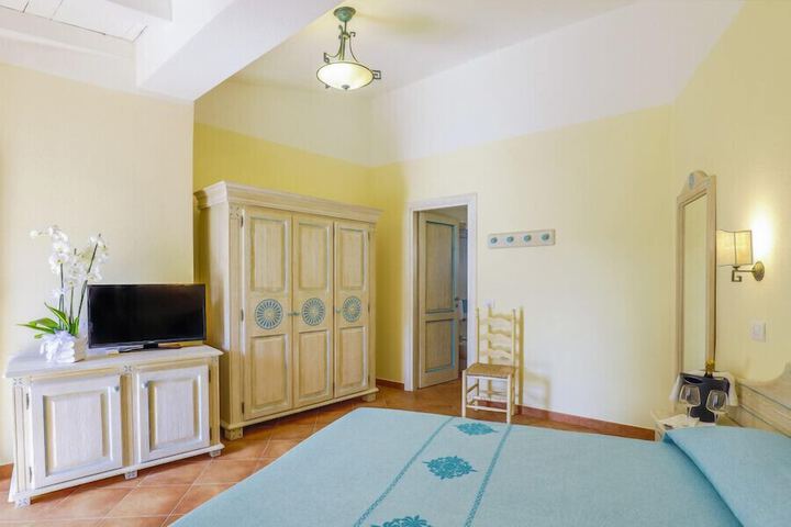 Room 4 of 22