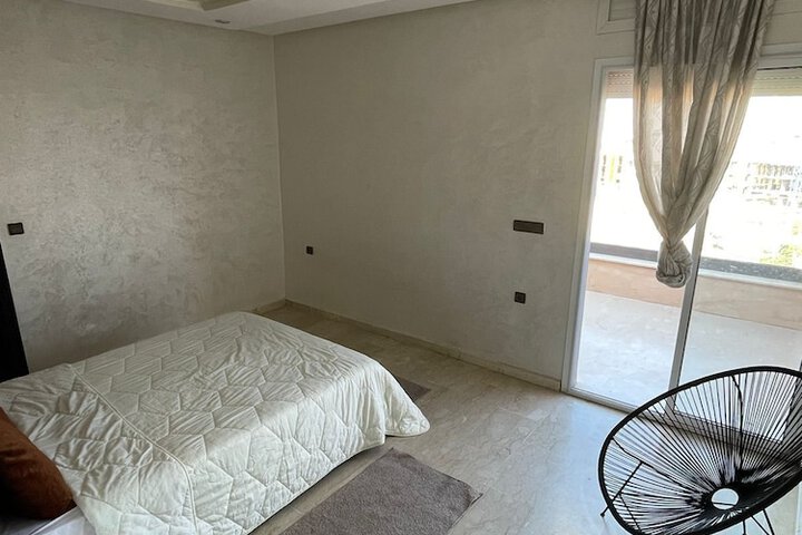 Room 2 of 18