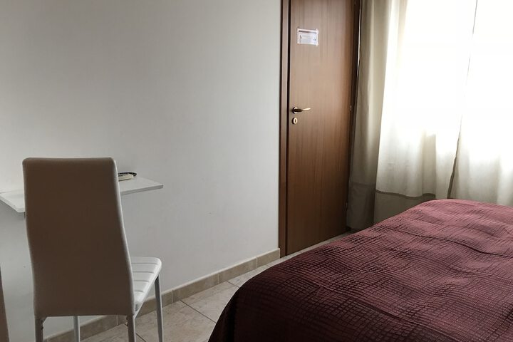 Room 18 of 32