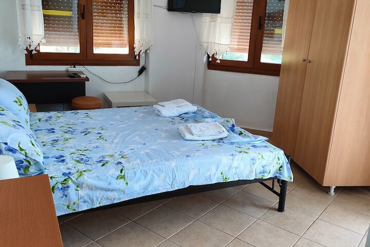 Room 8 of 8