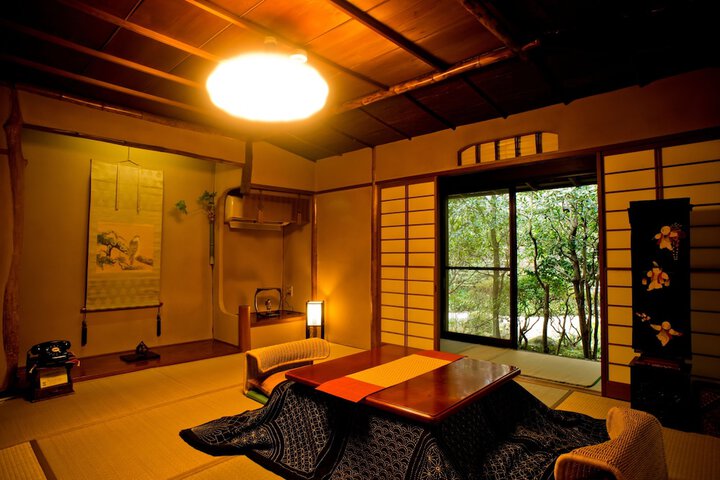 Room 10 of 62