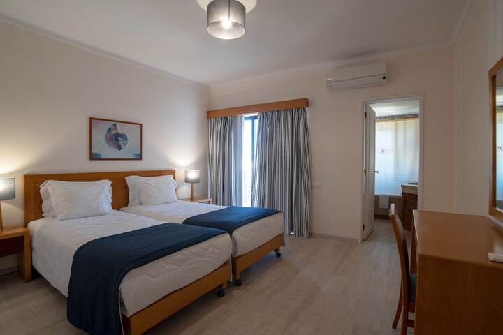 Room 8 of 109