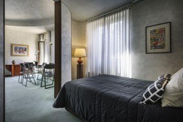 Room 7 of 28