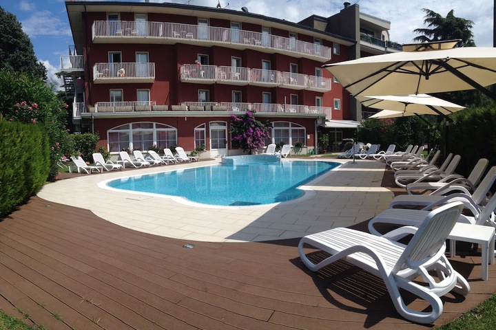 Pool 54 of 69