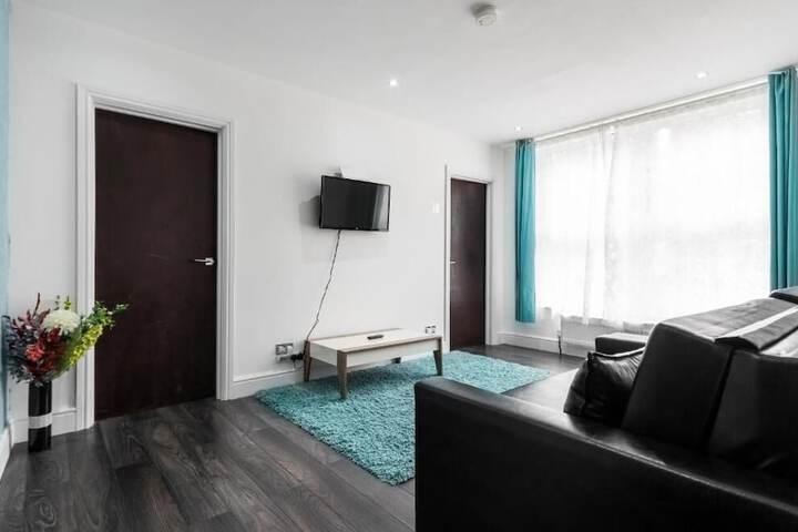Room 32 of 48