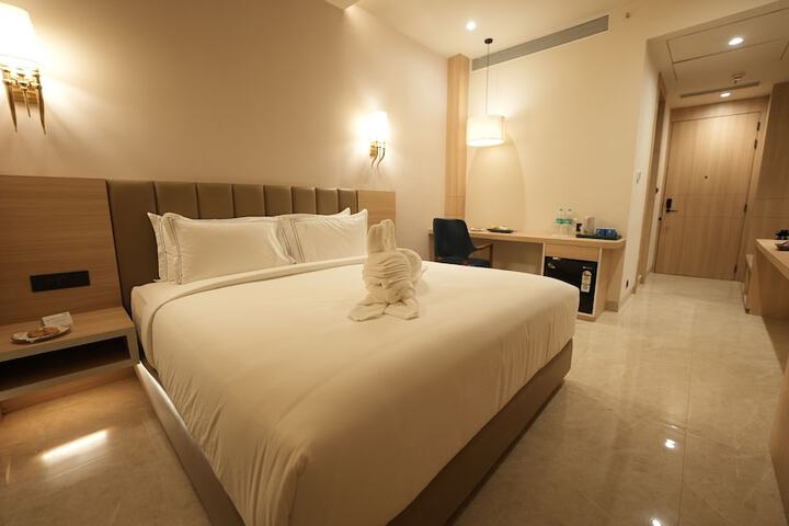 Room 4 of 50