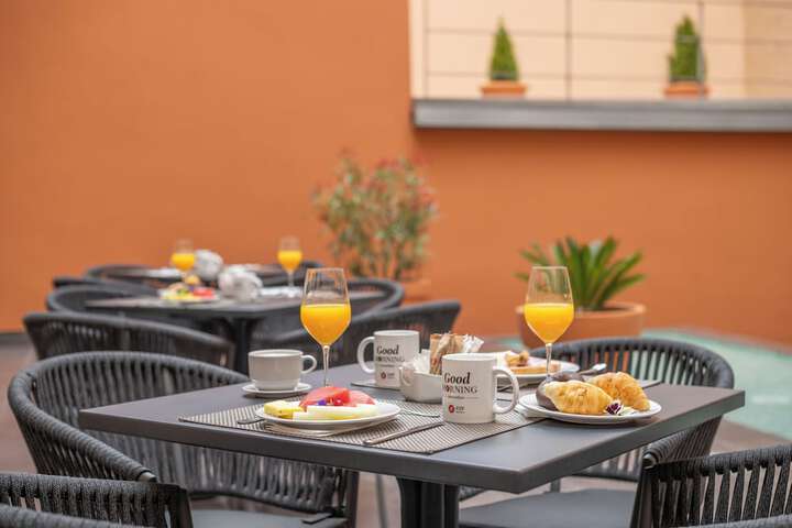 Breakfast area