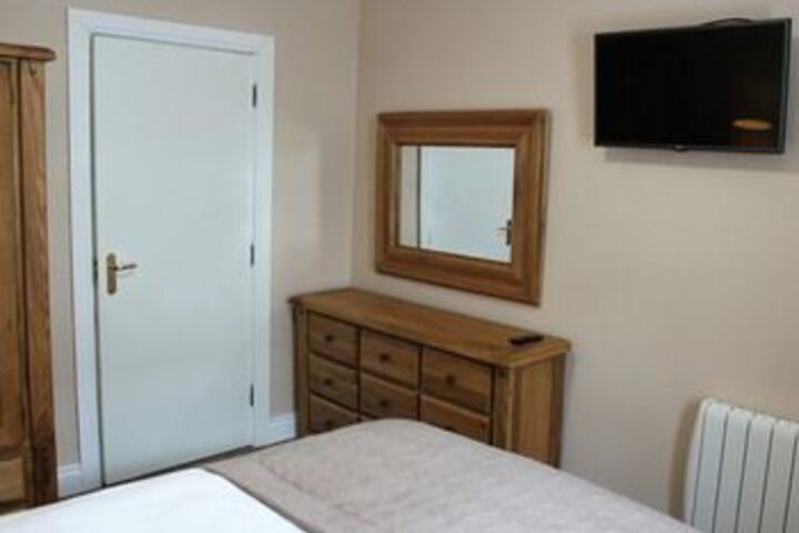 Room 5 of 13