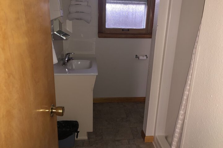 Room 17 of 33