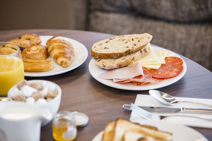 Breakfast buffet