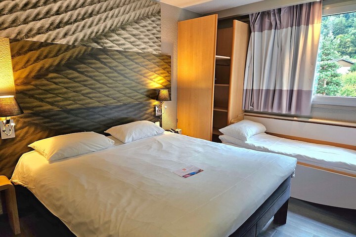 Room 6 of 49
