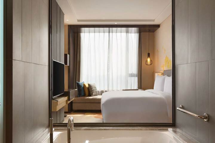 Room 19 of 44