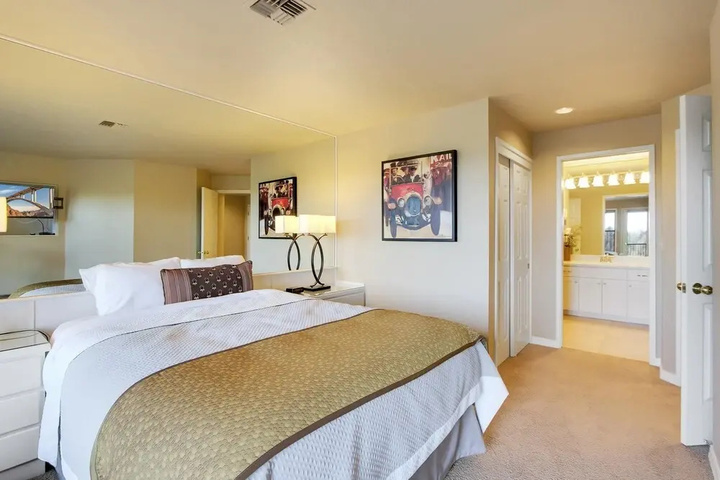 Room 5 of 19
