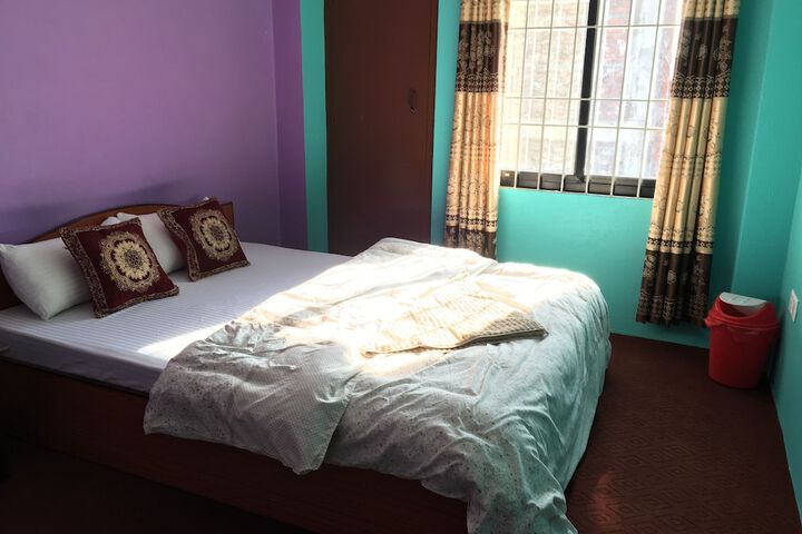 Room 9 of 18