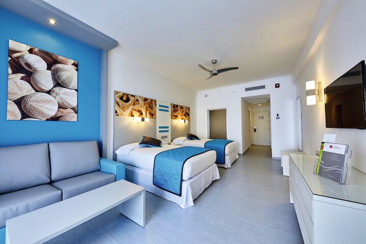 Room 5 of 90