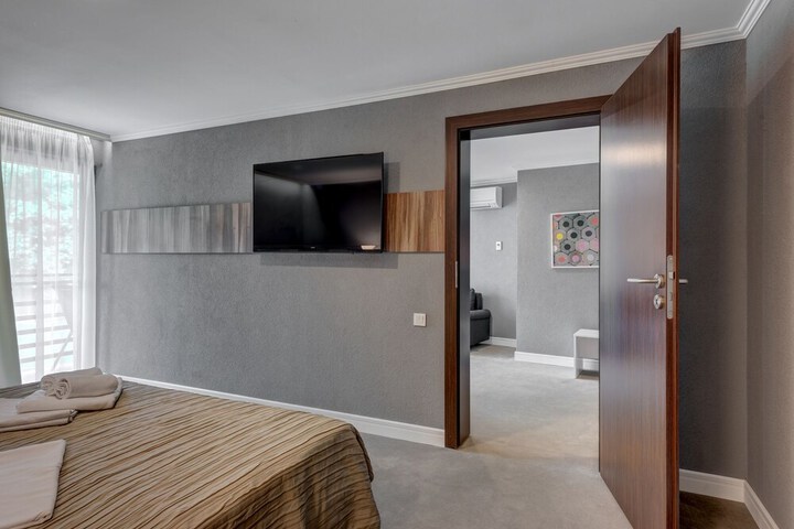Room 31 of 34