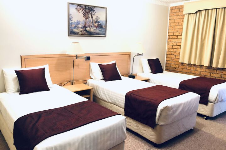 Room 10 of 31