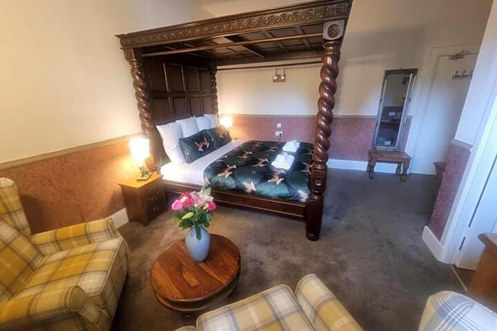 Room 15 of 28