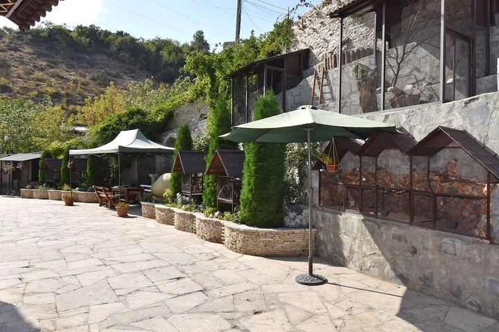 Hotel Exterior 4 of 19