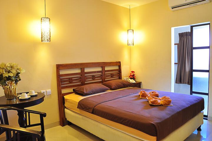 Room 6 of 28
