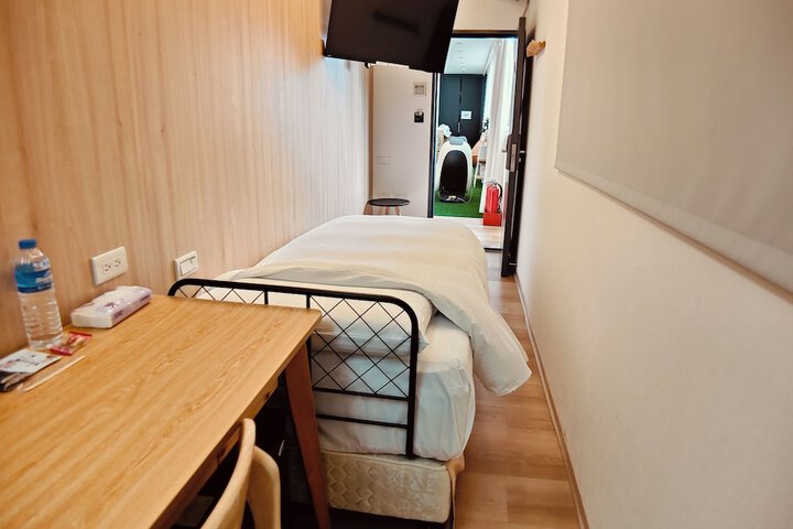 Room 12 of 51