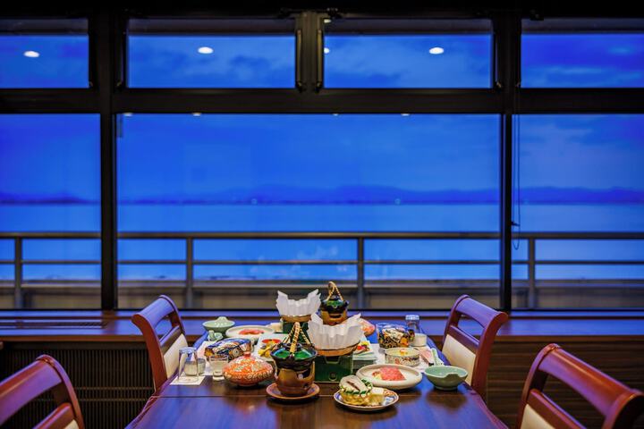 Dining Photos
