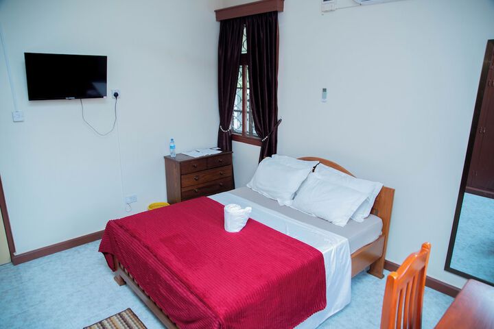 Room 3 of 92