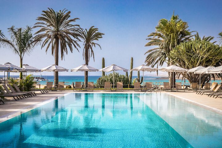 Hotel Pool