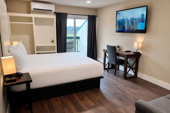 Room 17 of 77