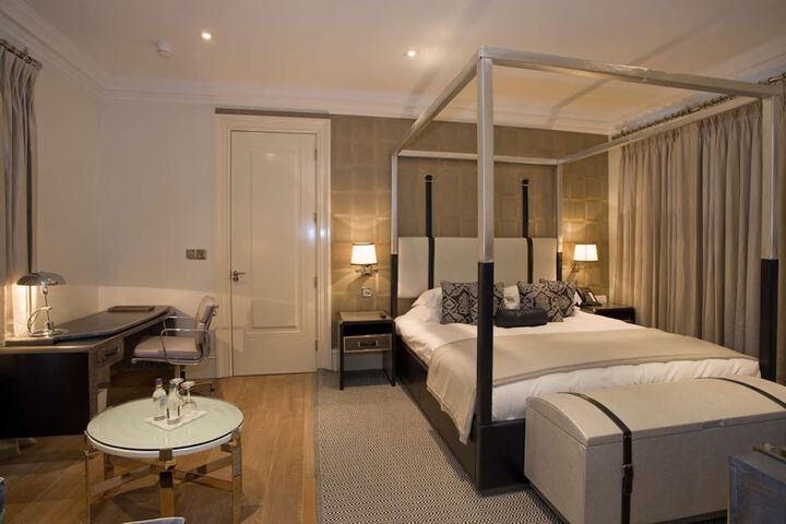 Room 3 of 15
